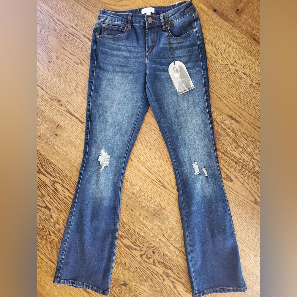 NWT Kendall and Kylie Klassic Mid-Rise Baby Boot Jeans